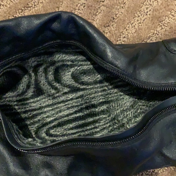 Popushier Knee High Black Leather Boots, Size 9. - Picture 7 of 8